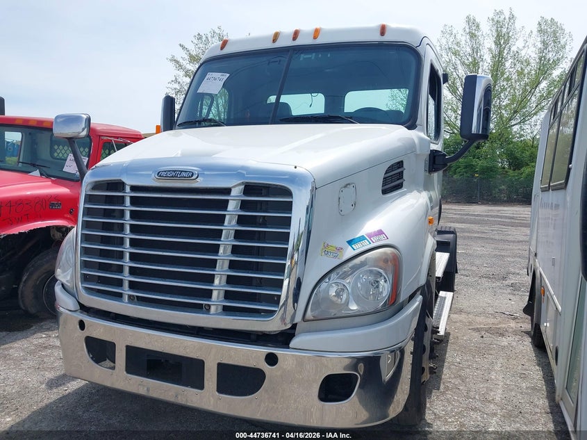 2013 Freightliner Cascadia 113