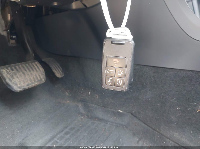 2016 Volvo V60 T5 Drive-E Premier VIN: YV140MEK7G1301754 Lot: 44736943