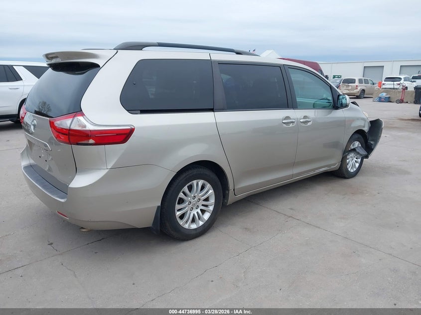 2015 Toyota Sienna Xle 8 Passenger