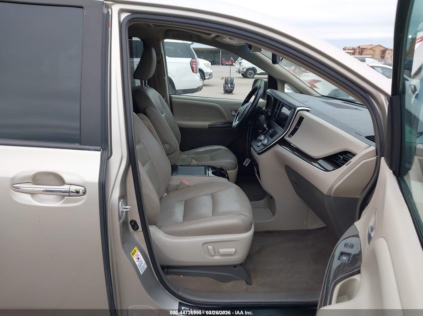 2015 Toyota Sienna Xle 8 Passenger