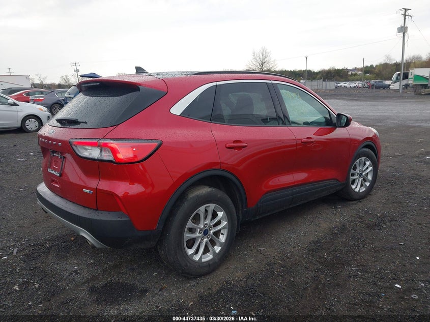 2020 Ford Escape Se
