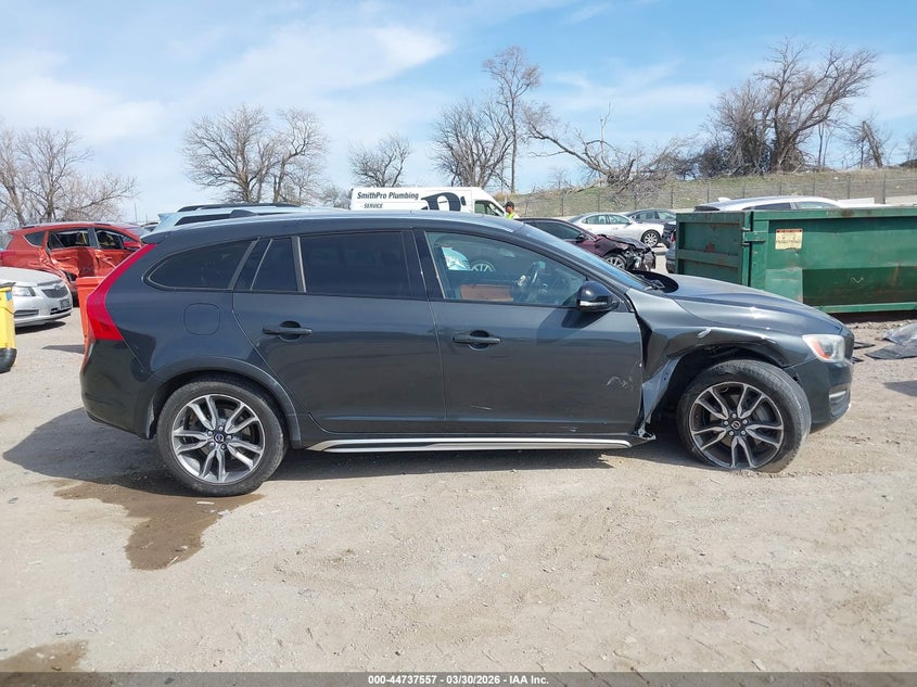 2015 Volvo V60 Cross Country T5 Platinum VIN: YV4612HM8F1001228 Lot: 44737557