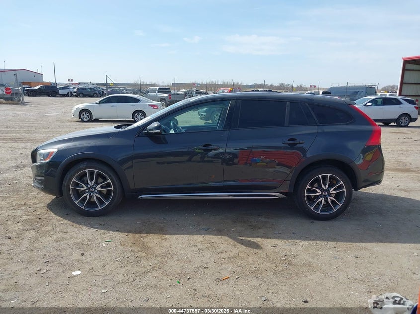 2015 Volvo V60 Cross Country T5 Platinum VIN: YV4612HM8F1001228 Lot: 44737557