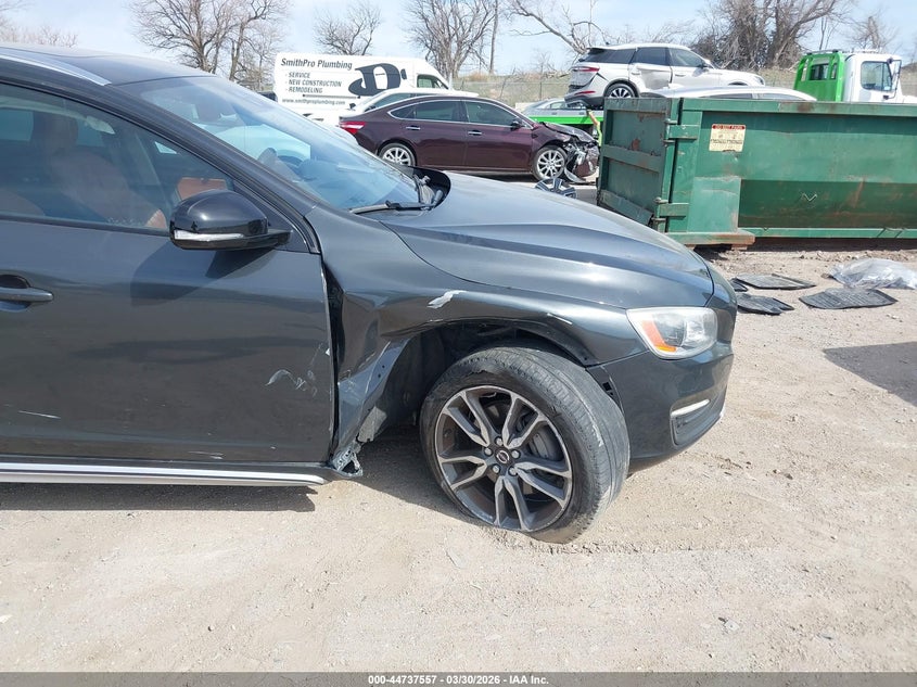 2015 Volvo V60 Cross Country T5 Platinum VIN: YV4612HM8F1001228 Lot: 44737557