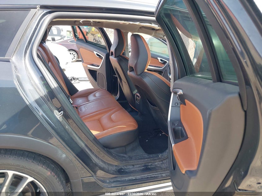 2015 Volvo V60 Cross Country T5 Platinum VIN: YV4612HM8F1001228 Lot: 44737557