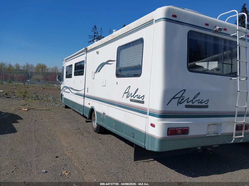 1999 Ford F550 Super Duty Stripped Chass
