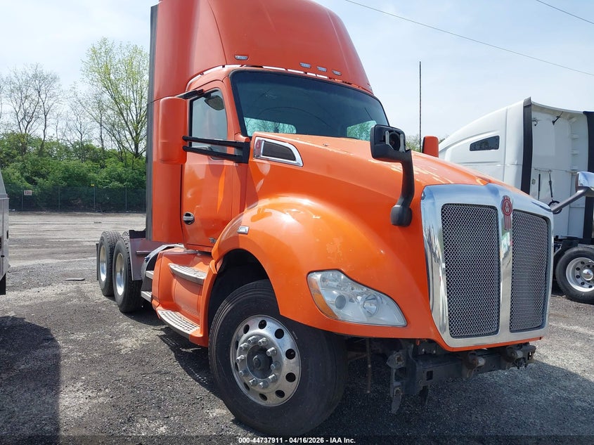 2016 Kenworth Construction T680