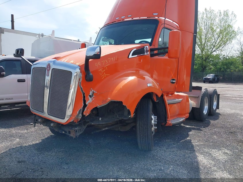 2016 Kenworth Construction T680