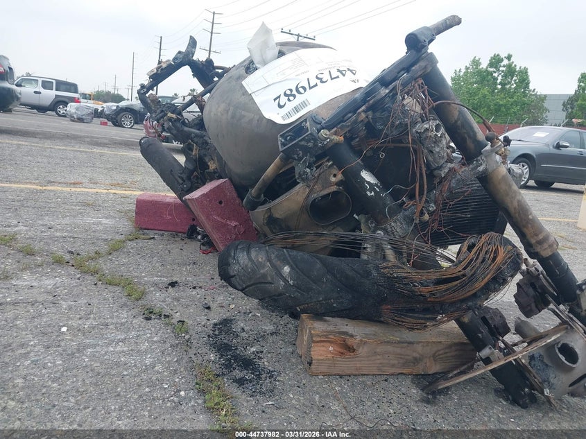 2001 Suzuki Gsx1300 R VIN: JS1GW71A112102338 Lot: 44737982