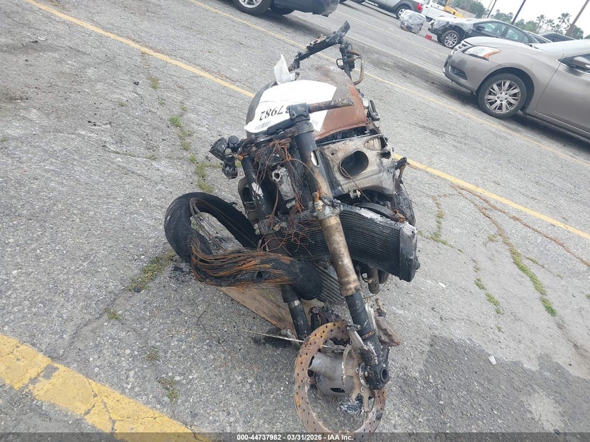 2001 Suzuki Gsx1300 R VIN: JS1GW71A112102338 Lot: 44737982