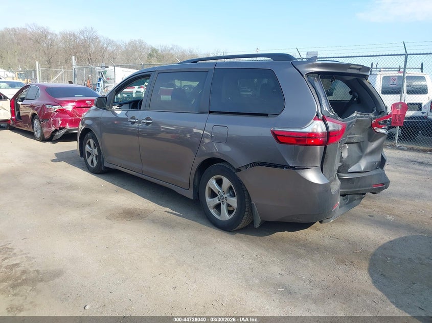2020 Toyota Sienna Le