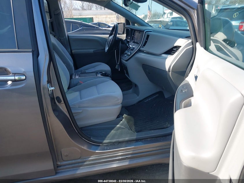 2020 Toyota Sienna Le