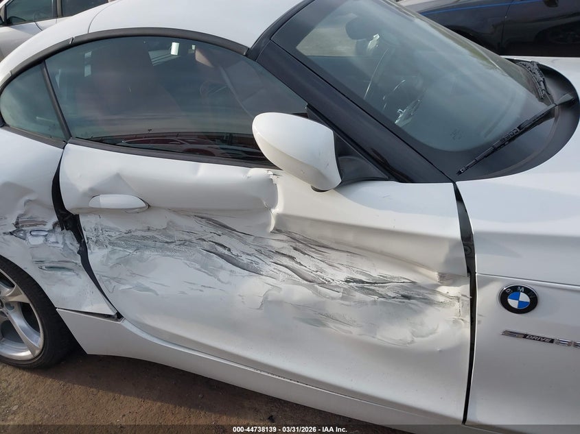 2011 BMW Z4 Sdrive35I VIN: WBALM7C59BE384218 Lot: 44738139