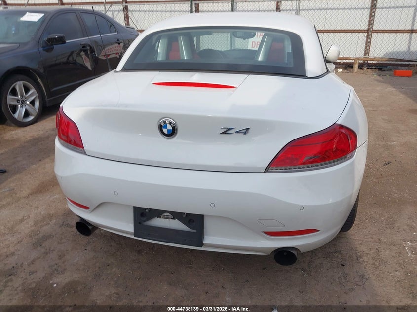 2011 BMW Z4 Sdrive35I VIN: WBALM7C59BE384218 Lot: 44738139