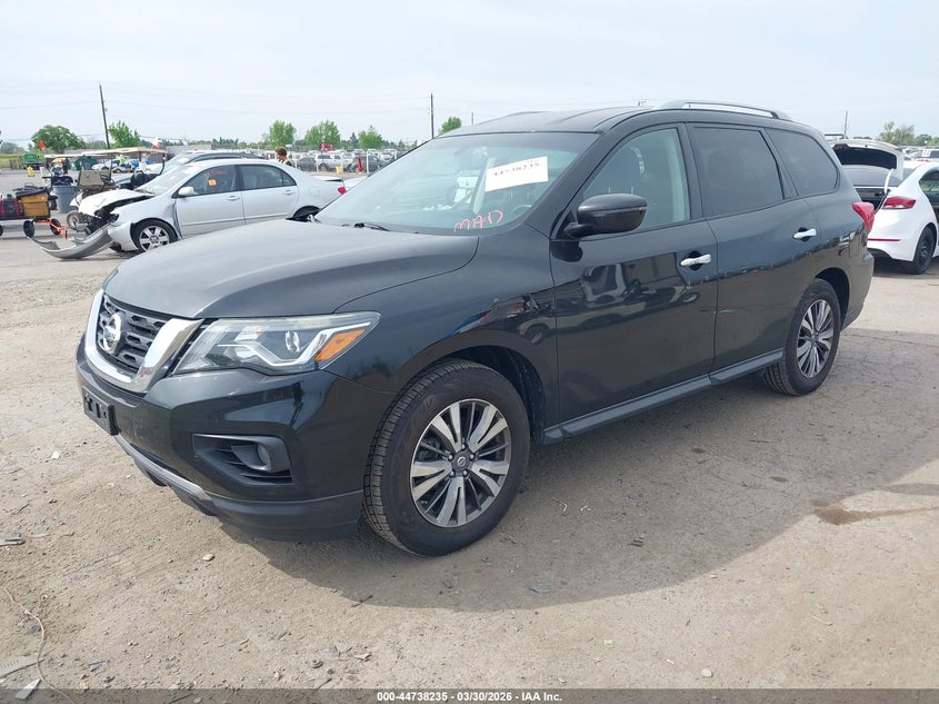 2018 Nissan Pathfinder Sv