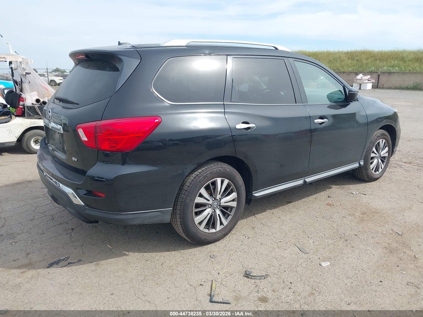 2018 Nissan Pathfinder Sv