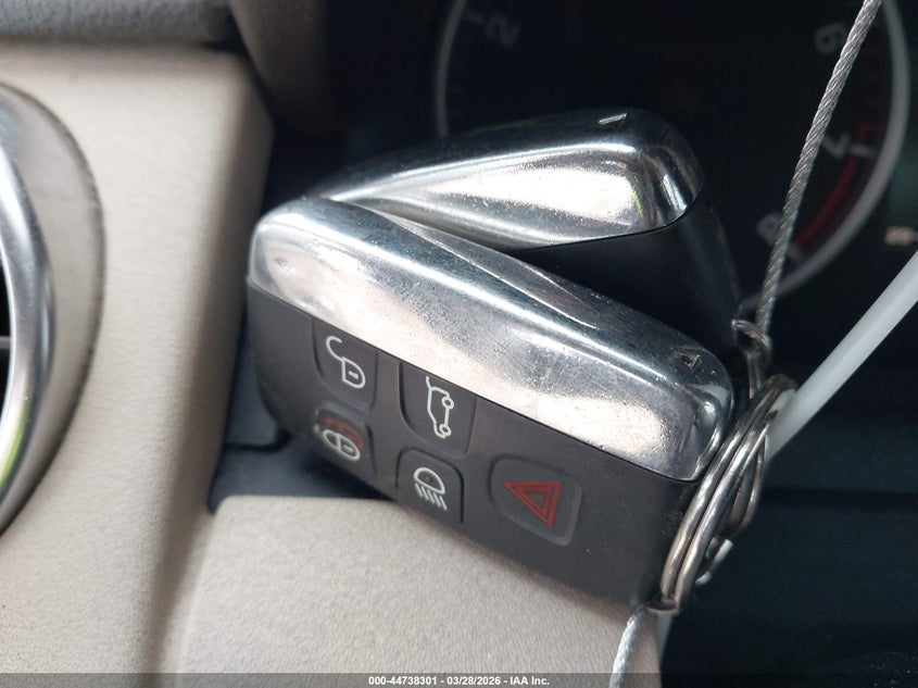 2016 Land Rover Lr4 VIN: SALAG2V63GA823267 Lot: 44738301