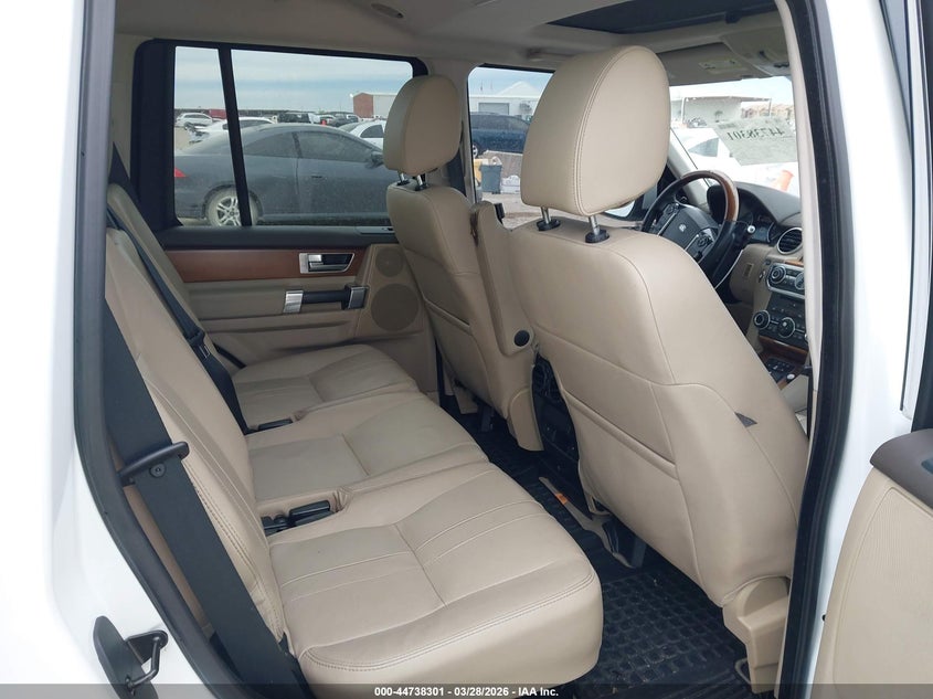 2016 Land Rover Lr4 VIN: SALAG2V63GA823267 Lot: 44738301