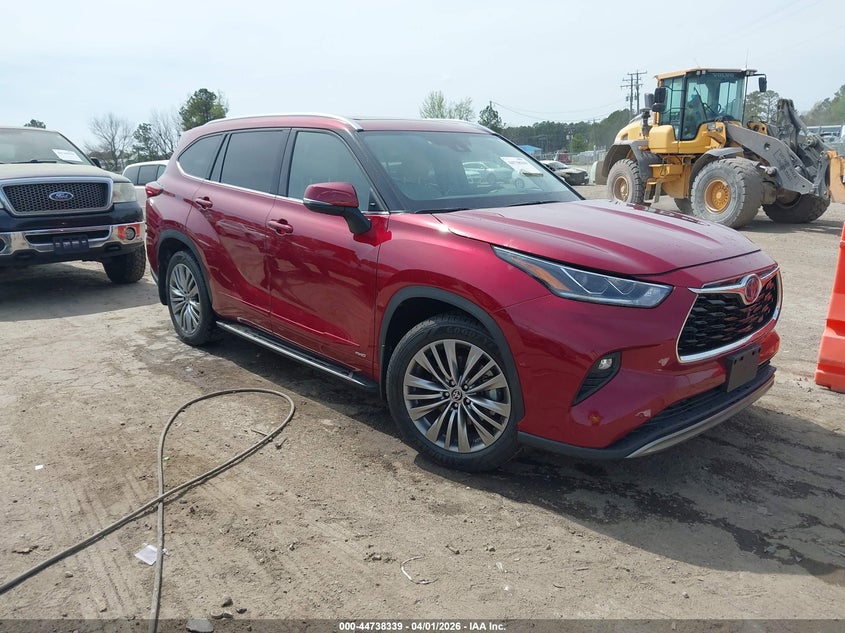2022 Toyota Highlander Hybrid Platinum