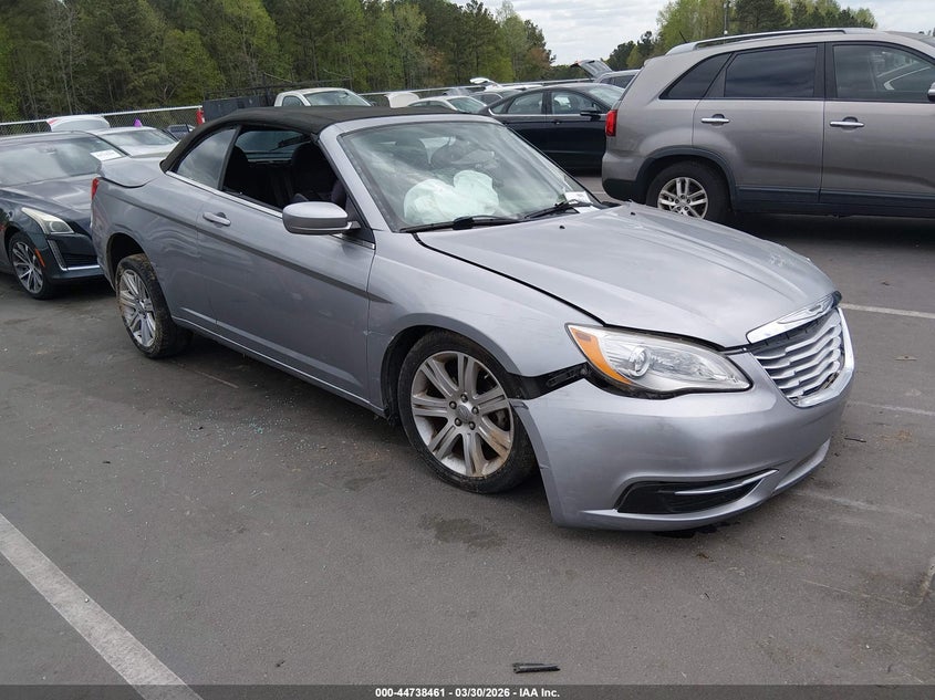 2014 Chrysler 200 Touring