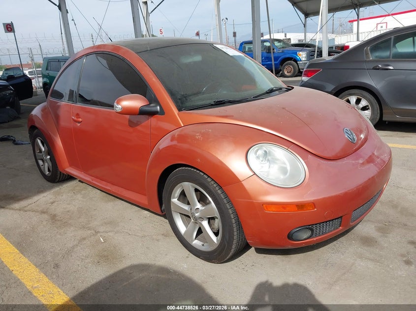 2010 Volkswagen New Beetle 2.5L Red Rock Edition
