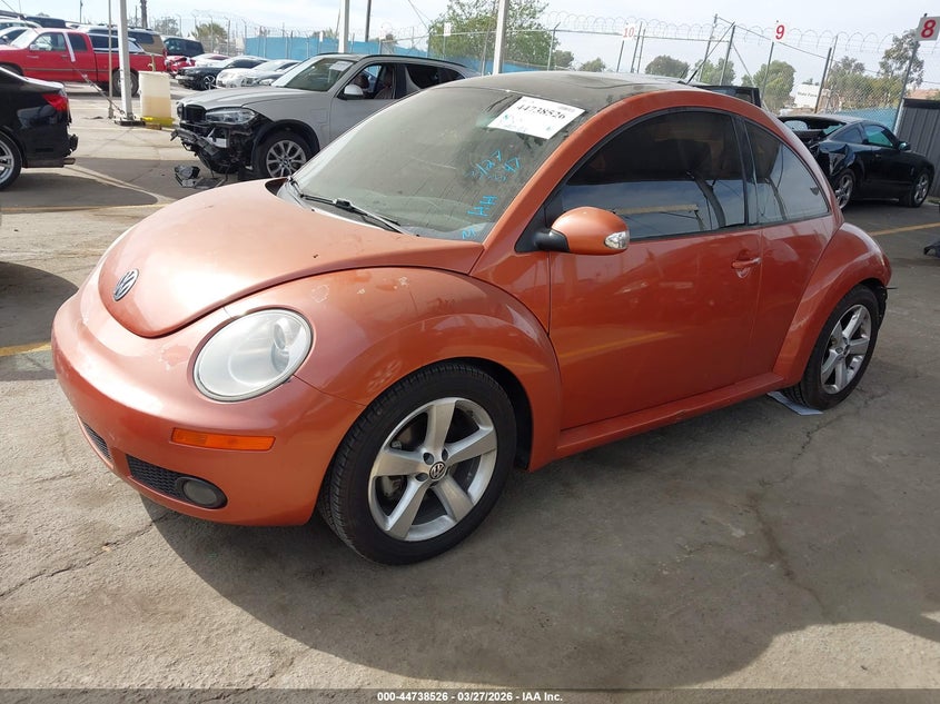 2010 Volkswagen New Beetle 2.5L Red Rock Edition