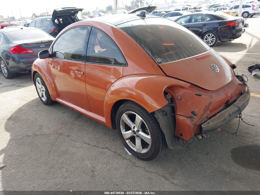 2010 Volkswagen New Beetle 2.5L Red Rock Edition