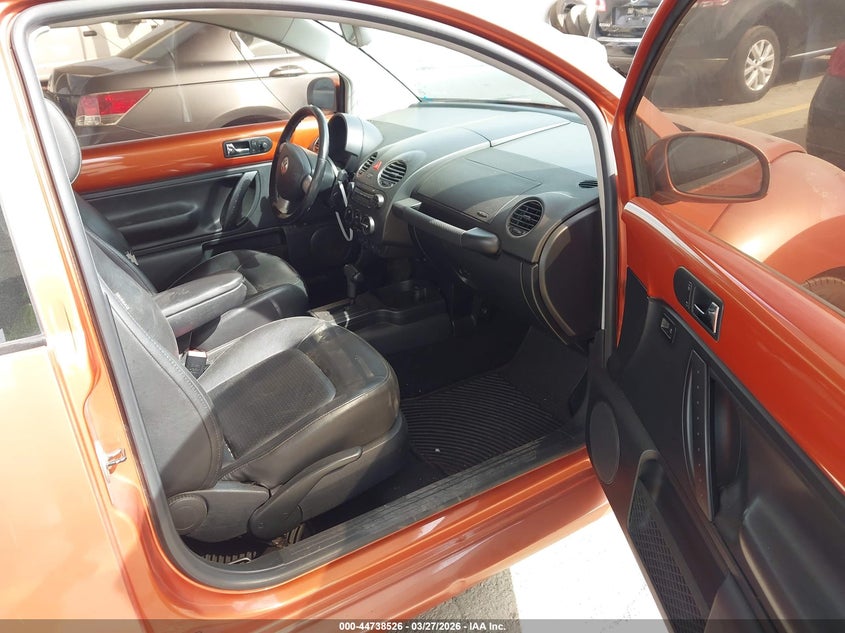 2010 Volkswagen New Beetle 2.5L Red Rock Edition