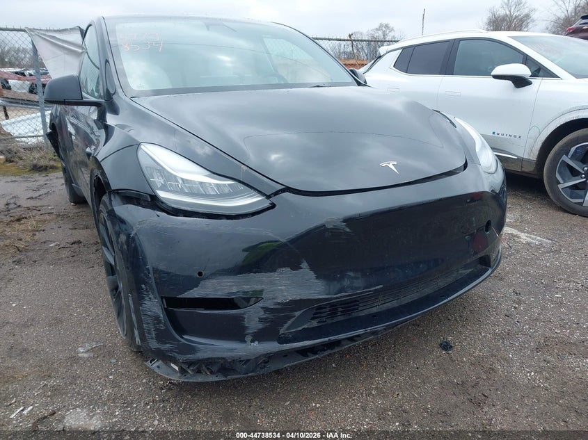 2022 TESLA MODEL Y ELECTRIC(VIN: 7SAYGAEE6NF315261