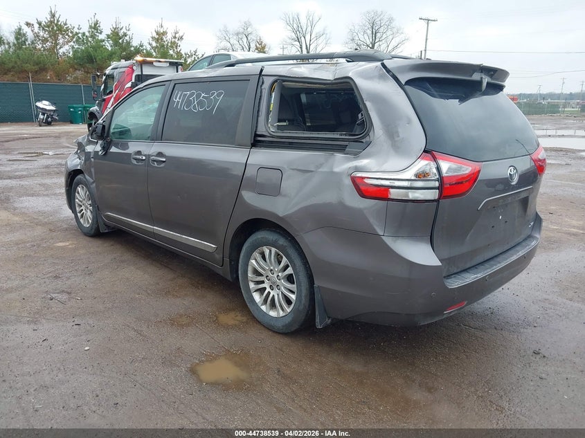 2015 Toyota Sienna Xle 8 Passenger