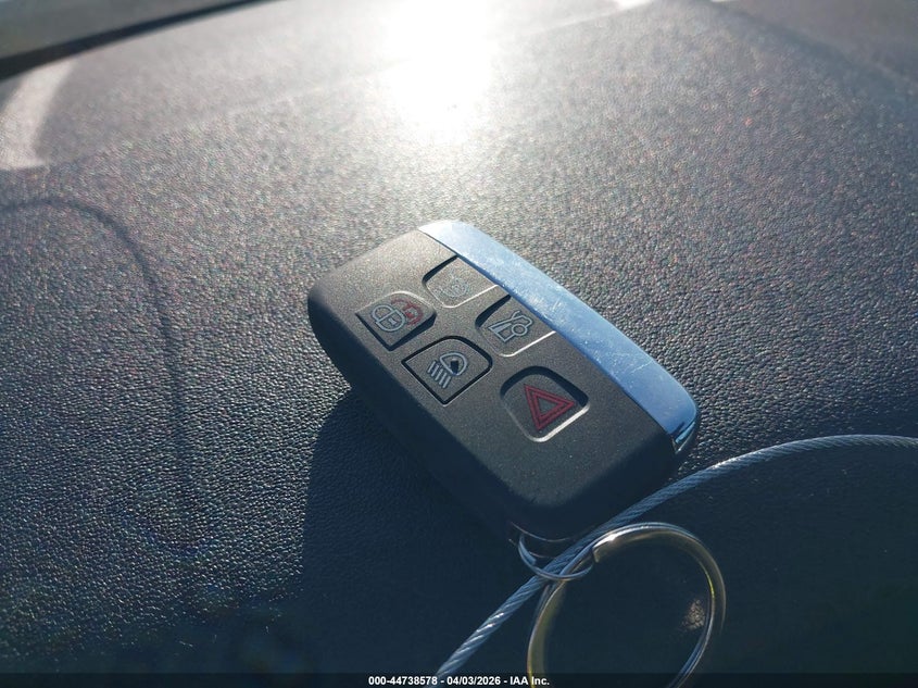 2018 Land Rover Range Rover Velar P250 Se R-Dynamic VIN: SALYL2RX5JA769488 Lot: 44738578