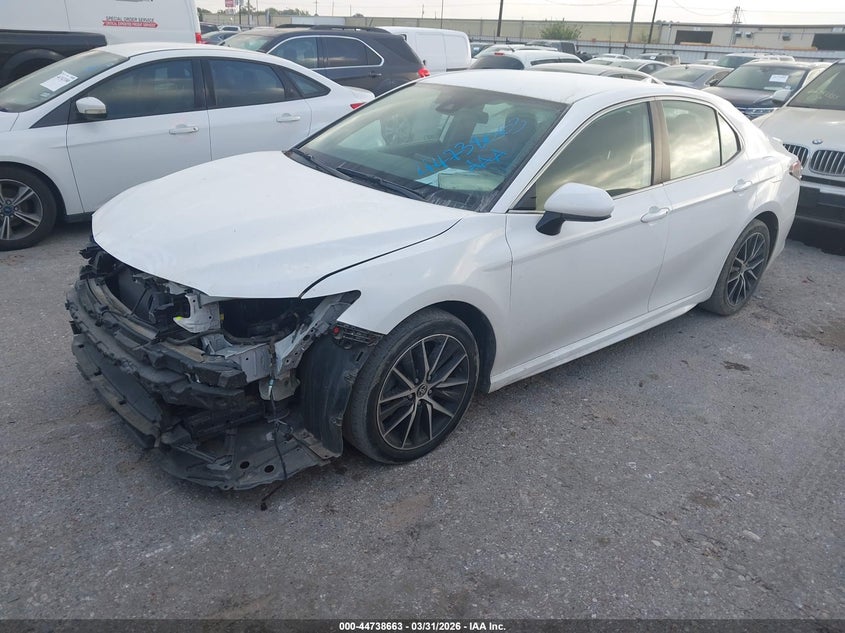 2021 Toyota Camry Se/Se Nightshade Edition