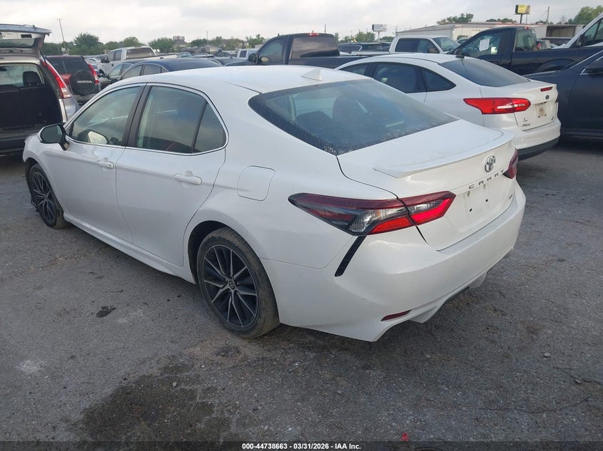 2021 Toyota Camry Se/Se Nightshade Edition