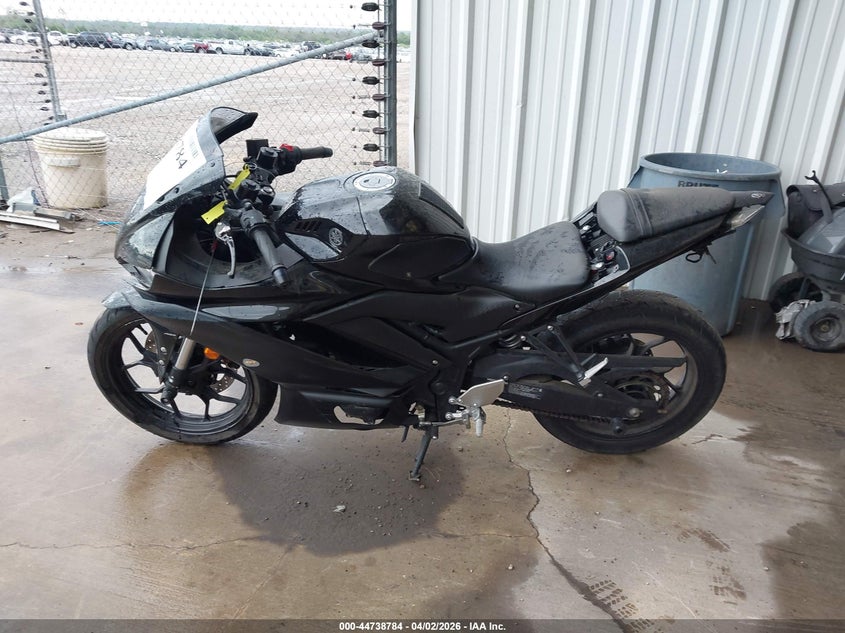 2023 Yamaha Yzfr3 A VIN: MH3RH18Y7PK012100 Lot: 44738784