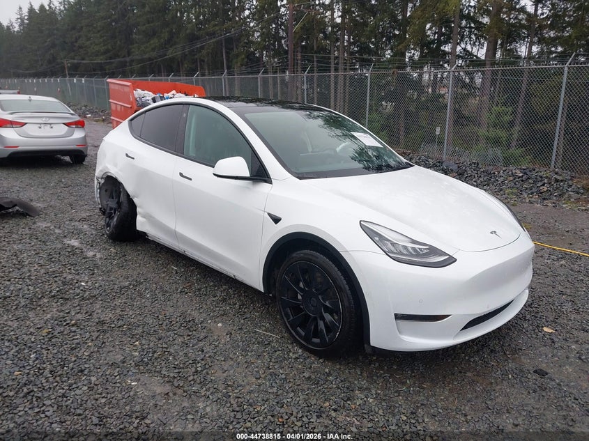 2022 Tesla Model Y Long Range Dual Motor All-Wheel Drive