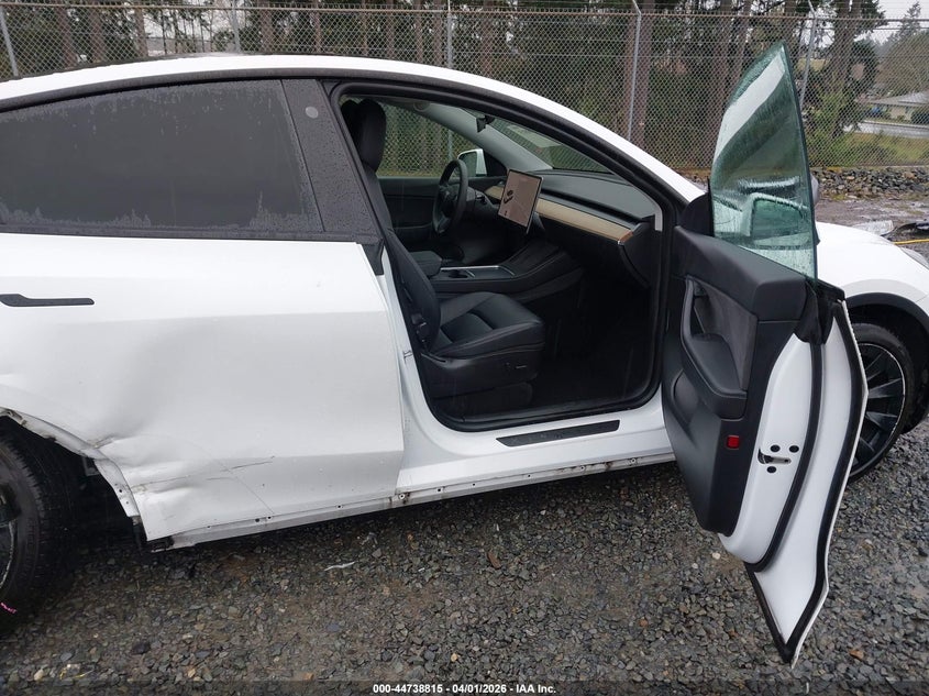 2022 Tesla Model Y Long Range Dual Motor All-Wheel Drive