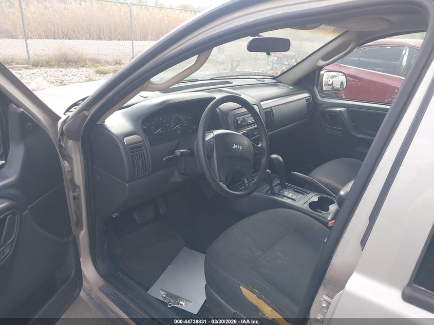 2004 Jeep Grand Cherokee Laredo