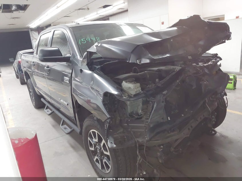 2017 TOYOTA TUNDRA SR5 5.7L V8
