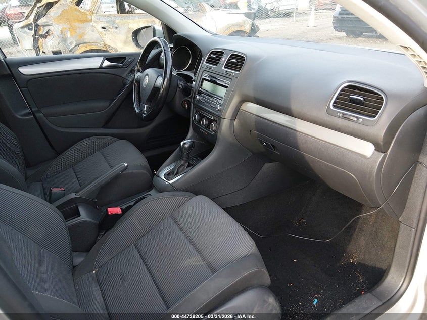 2012 Volkswagen Golf 2.5L 4-Door