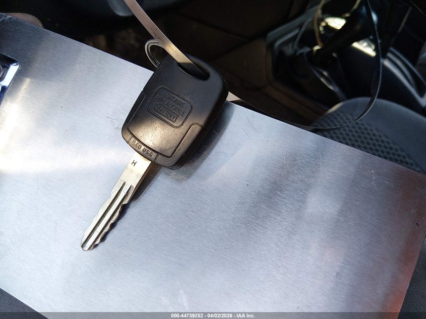 2002 Nissan Pathfinder Se VIN: JN8DR09Y12W700758 Lot: 44739252