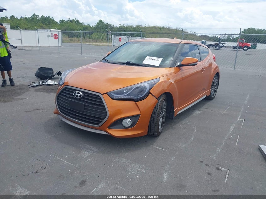 2016 HYUNDAI VELOSTER auction photo 2