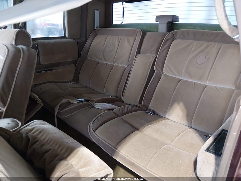 1988 Cadillac Deville VIN: LOT-1-44739701 Lot: 44739701