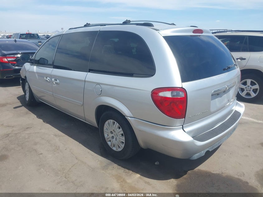 2005 Chrysler Town & Country Lx
