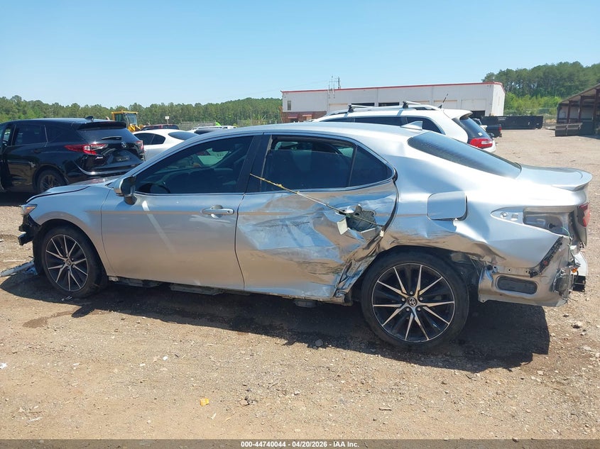 TOYOTA CAMRY - zdjęcie 15