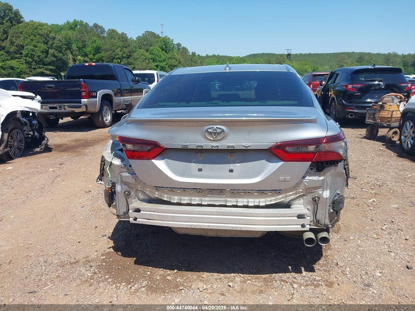 TOYOTA CAMRY - zdjęcie 17
