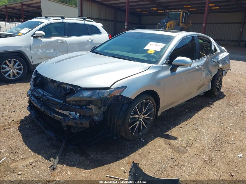 TOYOTA CAMRY - zdjęcie 2