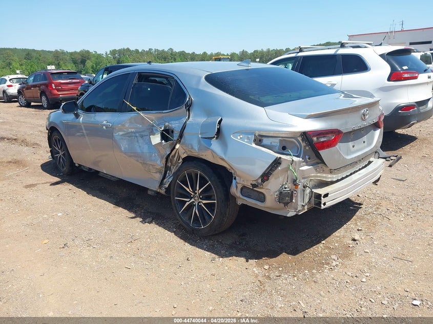TOYOTA CAMRY - zdjęcie 3