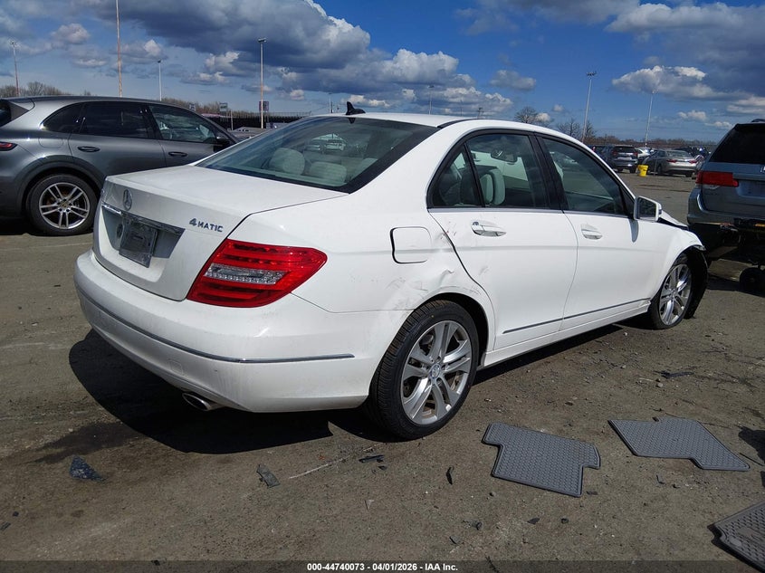 2013 Mercedes-Benz C 300 Luxury 4Matic