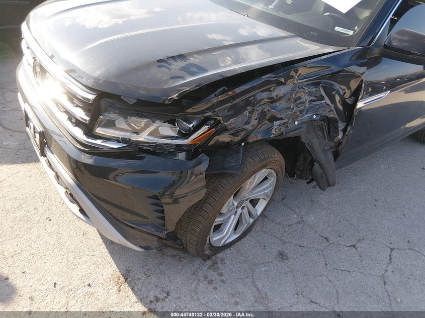 2020 Volkswagen Atlas Cross Sport 3.6L V6 Sel VIN: 1V2ME2CA4LC225767 Lot: 44740132