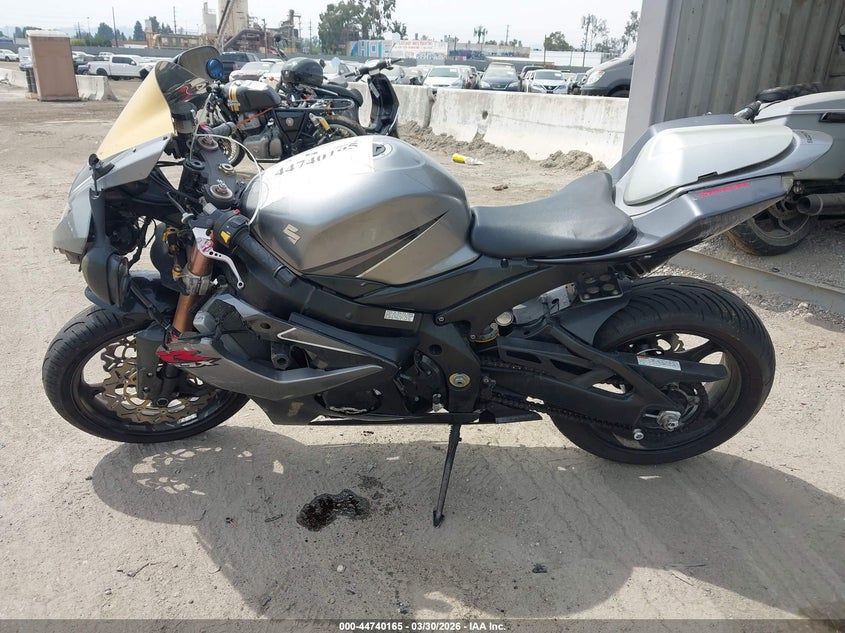 2006 Suzuki Gsx-R1000 VIN: JS1GT76A662111870 Lot: 44740165